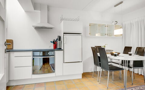 Nis - 900M from the Sea: Möbel, Küche, Küchengerät, Flooring, Interior Design, Major Appliance, Fussboden, Countertop, Haushaltsgerät, Decke