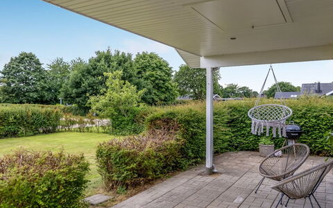 Tolke - 400M from the Sea: Dach, Haus, Zuhause, Hütte, Tür, Abstellgleis, Deck, Veranda, Planke, Hartholz