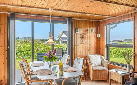 Iiris - 200M from the Sea: Holz, Tür, Möbel, Grundstueck, Zuhause, Holzbeize, Veranda, Hartholz, Stuhl, Deck