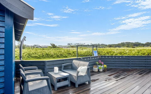 Iiris - 200M from the Sea: Holz, Zuhause, Veranda, Deck, Hartholz, Dach, Holzbeize, Holzboden, Eco Hotel