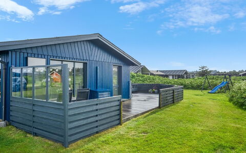 Iiris - 200M from the Sea: Holz, Zuhause, Veranda, Deck, Hartholz, Dach, Holzbeize, Holzboden, Eco Hotel