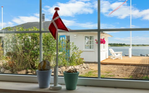 Jorek - 10M to the Fjord: Estate, Schatten, Auffahrt, Bauernhaus