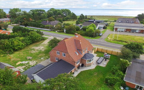 Albina - 4.5Km from the Sea: Wohngebiet, Gebäude, Haus, Dach, Zuhause, Landschaft, Nachbarschaft, Vorort, Vogelperspektive, Ländliches Gebiet
