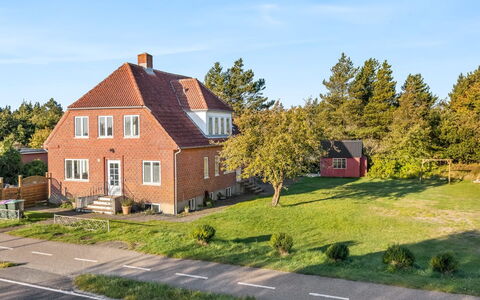 Albina - 4.5Km from the Sea: Estate, Schatten, Auffahrt, Bauernhaus