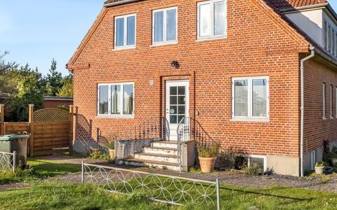 Albina - 4.5Km from the Sea: Estate, Schatten, Auffahrt, Bauernhaus