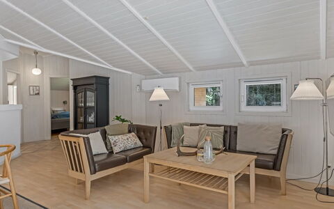 Batsha - 1.7Km from the Sea: Möbel, Interior Design, Flooring, Holz, Fussboden, Decke, Holzboden, Zimmer, Wohnzimmer, Beleuchtung