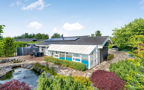 Ellie - 700M from the Sea: Haus, Dach, Zuhause, Hütte, Schuppen, Gartenbauten, Abstellgleis, Garten, Blockhaus, Hütte