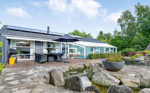 Ellie - 700M from the Sea: Haus, Dach, Zuhause, Hütte, Schuppen, Gartenbauten, Abstellgleis, Garten, Blockhaus, Hütte