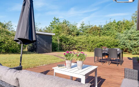 Laris - 700M to the Fjord: Estate, Schatten, Auffahrt, Bauernhaus