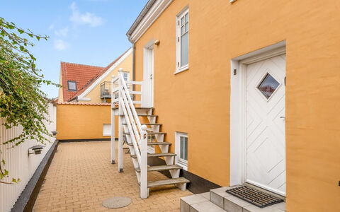 Dorti - 500M from the Sea: Estate, Schatten, Auffahrt, Bauernhaus