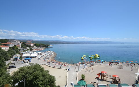 Opatija 158: Holz, Interior Design, Flooring, Möbel, Fussboden, Tabelle, Küche & Esszimmer Tisch, Stuhl, Holzboden, Zimmer