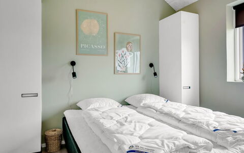 Konrad - from the Sea: Bett, Schlafzimmer, Bedding, Bettdecke, Interior Design, Fussboden, Decke, Flooring, Möbel, Linens