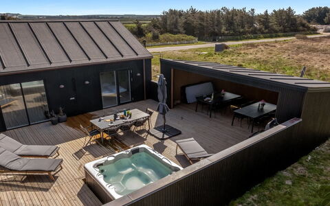 Konrad - from the Sea: Verbundwerkstoff, Deck, Schwimmbad, Schatten, Hartholz, Resort, Design, Hof, Holzbeize, Eco Hotel