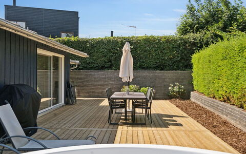 Enrica - 250M from the Sea: Wohnung, Eigentumswohnung, Estate, Balkon, Villa, Hotel