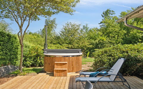 Enrica - 250M from the Sea: Wohnung, Eigentumswohnung, Estate, Balkon, Villa, Hotel