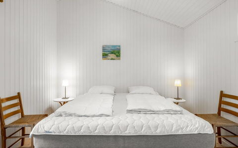 Ivar - from the Sea: Flooring, Fussboden, Schlafzimmer, Bett, Linens, Bedding, Bettrahmen, Bettdecke, Matratze, Holzboden