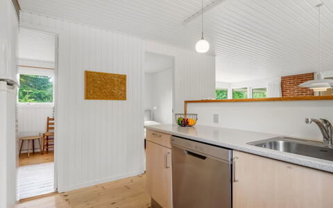 Ivar - from the Sea: Flooring, Küche, Holz, Interior Design, Countertop, Decke, Fussboden, Holzboden, Küchengerät, Zuhause