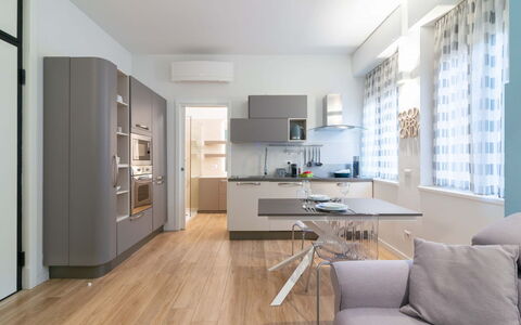 Vittoria Suite: Möbel, Interior Design, Flooring, Fussboden, Küche, Holz, Cabinetry, Countertop, Stuhl, Decke