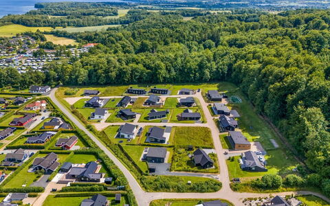 Heidie - 600M from the Sea: Dach, Haus, Zuhause, Hütte, Abstellgleis, Estate, Auffahrt, Gartenbauten, Garten, Schuppen