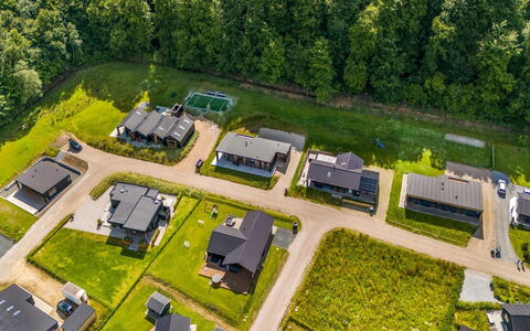 Heidie - 600M from the Sea: Dach, Haus, Zuhause, Hütte, Abstellgleis, Estate, Auffahrt, Gartenbauten, Garten, Schuppen