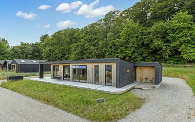 Heidie - 600M from the Sea