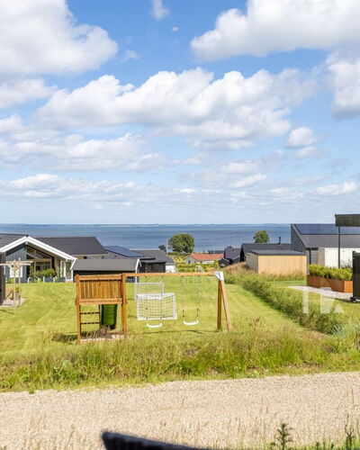 Heidie - 600M from the Sea