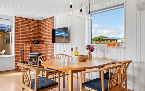 Lillan - from the Sea: Interior Design, Möbel, Holz, Flooring, Decke, Esszimmer, Fussboden, Tabelle, Küche & Esszimmer Tisch, Stuhl