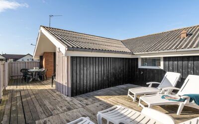 Gritt - 400M from the Sea
