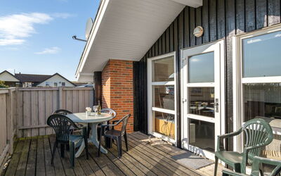 Gritt - 400M from the Sea