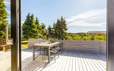Verner - 990M from the Sea