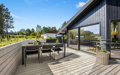 Verner - 990M from the Sea