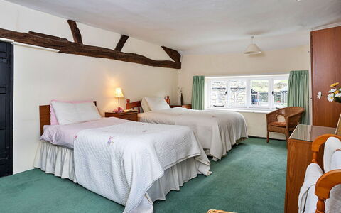 No.2 Town Head Cottages: Möbel, Interior Design, Holz, Decke, Zuhause, Bett, Beleuchtung, Zimmer, Schlafzimmer, Fussboden