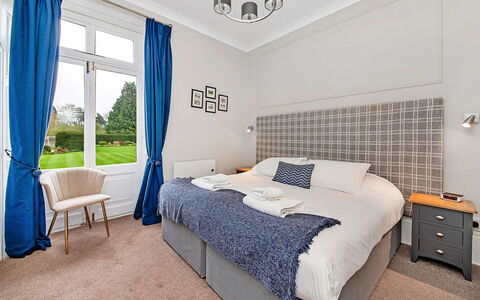 Hambleton Hall Apt: Schatten, Gebirge, Outdoor Struktur, Eco Hotel, Deck, Gartenmöbel, Garten, Stuhl, Landscaping, Hartholz