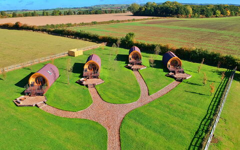 Worm Dale: Schatten, Gebirge, Outdoor Struktur, Eco Hotel, Deck, Gartenmöbel, Garten, Stuhl, Landscaping, Hartholz