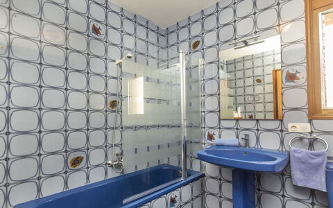 Tres Olivos: Interior Design, Armatur, Flooring, Badezimmer, Fussboden, Installation, Bad Sink, Zapfhahn, Fliese, Sinken