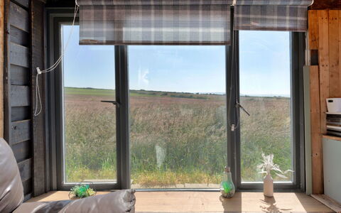 Abbeyview: Schatten, Gebirge, Outdoor Struktur, Eco Hotel, Deck, Gartenmöbel, Garten, Stuhl, Landscaping, Hartholz