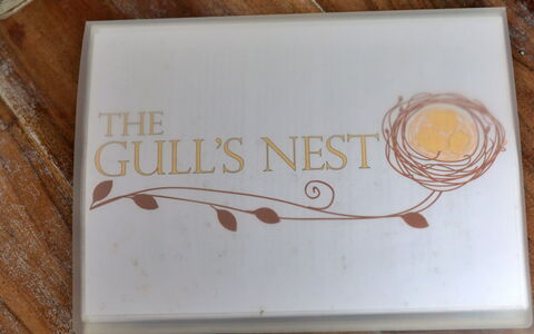 The Gull'S Nest: Schatten, Gebirge, Outdoor Struktur, Eco Hotel, Deck, Gartenmöbel, Garten, Stuhl, Landscaping, Hartholz