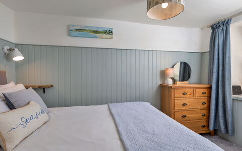 Duck Down Cottage: Schatten, Gebirge, Outdoor Struktur, Eco Hotel, Deck, Gartenmöbel, Garten, Stuhl, Landscaping, Hartholz