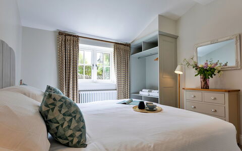Cherry Cottage Nr Grantley Hall: Schatten, Gebirge, Outdoor Struktur, Eco Hotel, Deck, Gartenmöbel, Garten, Stuhl, Landscaping, Hartholz