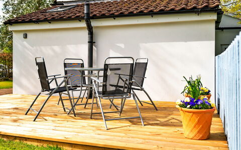 The Nook: Schatten, Gebirge, Outdoor Struktur, Eco Hotel, Deck, Gartenmöbel, Garten, Stuhl, Landscaping, Hartholz