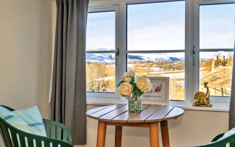 Bleabeck View: Schatten, Gebirge, Outdoor Struktur, Eco Hotel, Deck, Gartenmöbel, Garten, Stuhl, Landscaping, Hartholz