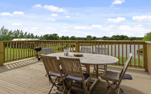 The Chicken Coop: Schatten, Gebirge, Outdoor Struktur, Eco Hotel, Deck, Gartenmöbel, Garten, Stuhl, Landscaping, Hartholz