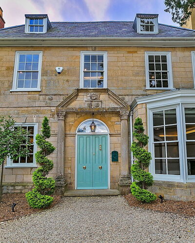 Ttich Manor Retreat