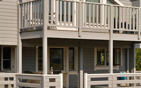 Puddleduck: Deck, Schatten, Hartholz, Gartenmöbel, Balkon, Planke, Eco Hotel, Schwimmbad, Holzboden, Resort