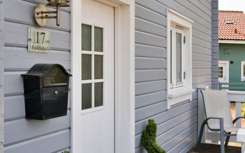 Puddleduck: Deck, Schatten, Hartholz, Gartenmöbel, Balkon, Planke, Eco Hotel, Schwimmbad, Holzboden, Resort