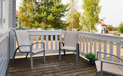 Puddleduck: Deck, Schatten, Hartholz, Gartenmöbel, Balkon, Planke, Eco Hotel, Schwimmbad, Holzboden, Resort