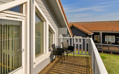 Puddleduck: Deck, Schatten, Hartholz, Gartenmöbel, Balkon, Planke, Eco Hotel, Schwimmbad, Holzboden, Resort