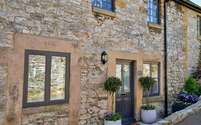 Sisu Bakewell, Limestones Cottage