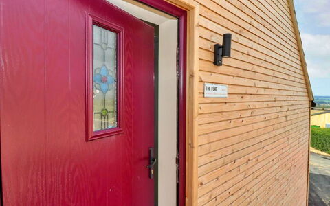 Little Rissington - the Studio Apartment: Deck, Schatten, Hartholz, Gartenmöbel, Balkon, Planke, Eco Hotel, Schwimmbad, Holzboden, Resort