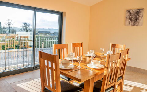 Little Rissington - Barn Five: Deck, Schatten, Hartholz, Gartenmöbel, Balkon, Planke, Eco Hotel, Schwimmbad, Holzboden, Resort